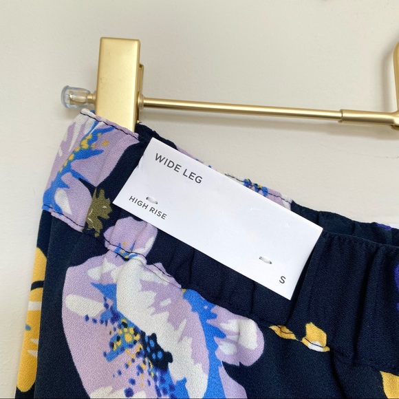 NWT LOFT Size S High Waisted Wide Leg Pants Navy Floral - Picture 4 of 6